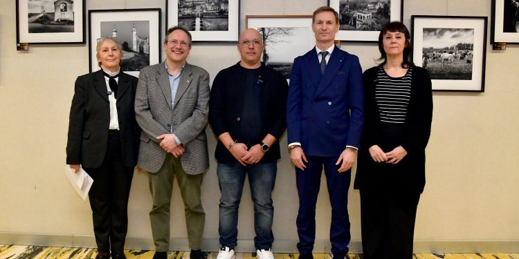 mostra le fotografie di Graziano Alghisi per raccontare l’incontro tra l’acqua e la terra delle campagne lombarde